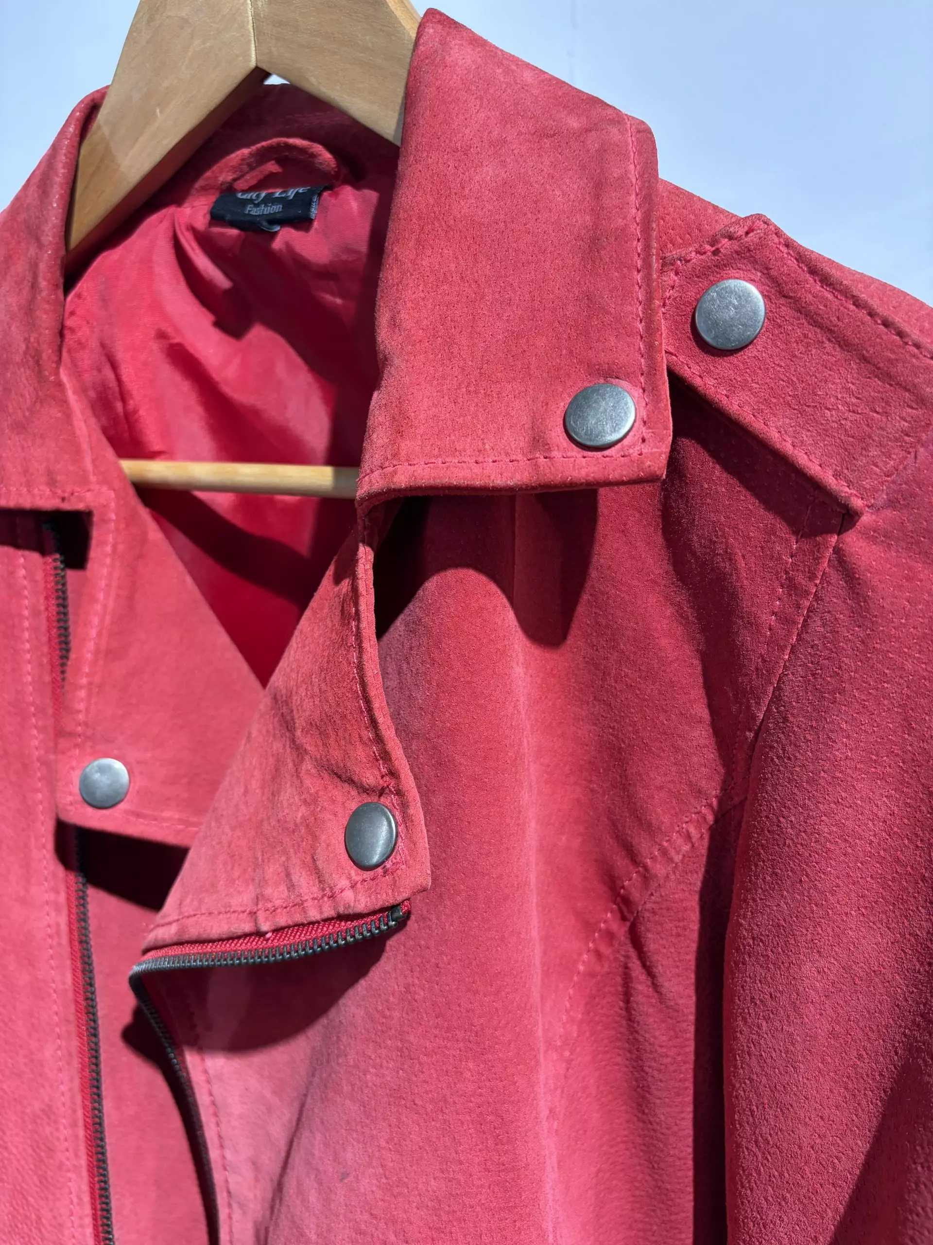 Chaqueta motera de ante rojo - Imagen 3